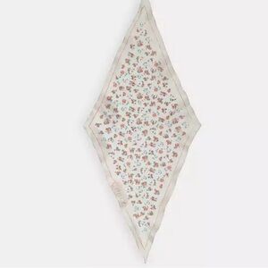 NWT Coach Tea Rose Print Silk
Diamond Scarf